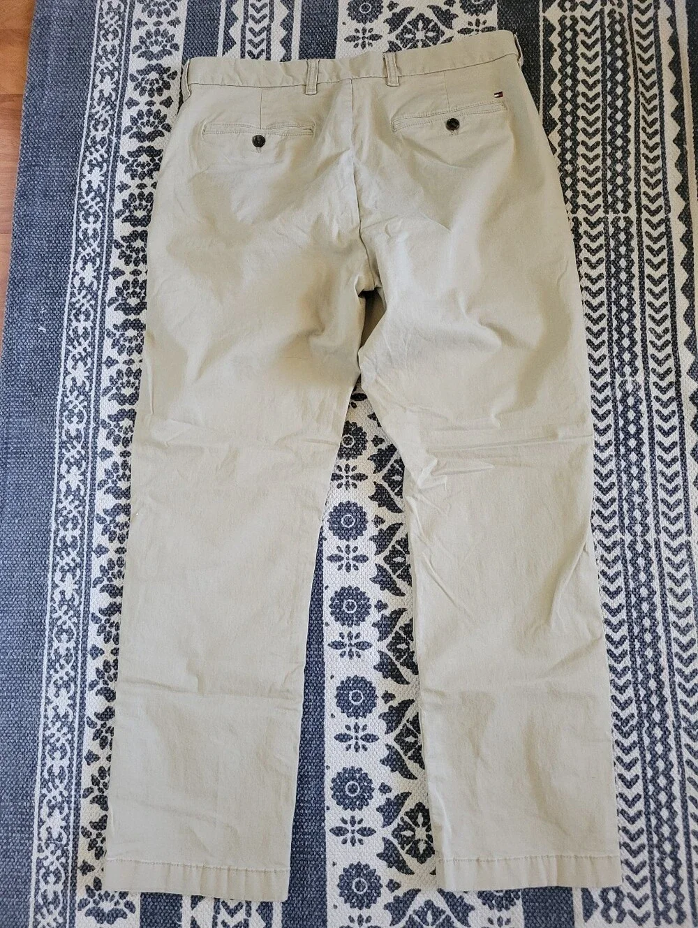 Tommy Hilfiger Men's Light Khaki Chino Pants Size 33x30